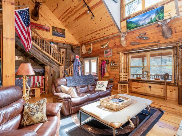 Majors Estate: 1610 Perth Rd, Clyde, NC 28721